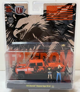 M2 MACHINES DIORAMA AUTO FIGS 1973 CHEVY CHEYENNE SUPER 30 DUALLY SQUAREBODY R15 - Picture 1 of 3