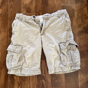 Aeropostale Men’s Cream Shorts Size 29 - Picture 1 of 4