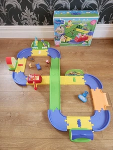 Peppa Pig All Around Peppa's Town Spielset Originalverpackt  - Bild 1 von 7