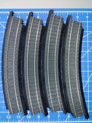 Life-Like Trains POWER-LOC Curved Track — #21303 — HO Scale (Code 100) — 4 Piece - Image 1 of 2