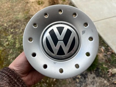 VW VOLKSWAGEN JETTA OEM WHEEL CENTER CAP SILVER FINISH 1999-2008 1J0 601 149 G - Image 1 of 3