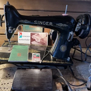 Macchina da cucire portatile vintage Singer 66-16 accessori e opuscoli Stati Uniti senza custodia - Foto 1 di 8