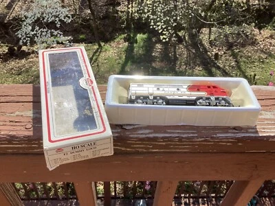 Vintage Model Power 6870 HO Santa Fe F Unit Diesel Engine Dummy - Image 1 of 4