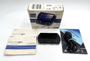 Sony PSP GO Black PSP-N1001 con accessori 16GB - testata funzionante - Foto 1 di 19