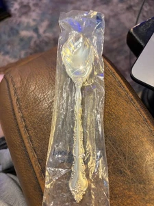 NEU in Kunststoff - International Deep Silver überbackener Zuckerlöffel - Silberteller - Bild 1 von 6