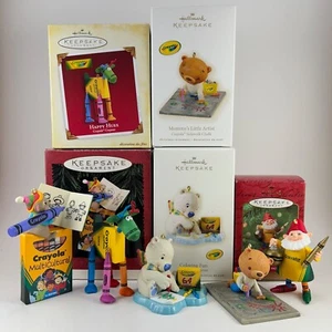 5 adornos de crayones de crayola Hallmark - 1995 2001 2005 2008 2009 - coloridos y divertidos - Imagen 1 de 14