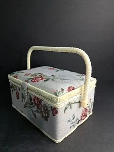 Scatola Cesto Cucito Artigianale Tessuto Portatile Filo Ago Scatola Portaoggetti e Contenuto - Foto 1 di 7