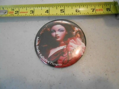 RARO PINBACK MUÑECA GENE ASHTON-DRAKE VINTAGE AÑOS 90 BOTÓN Foto 1 de 3