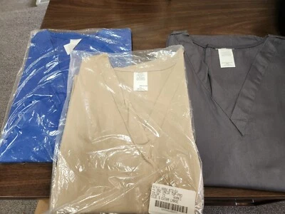 Medical Scrub tops Suze 5x. - Image 1 of 4
