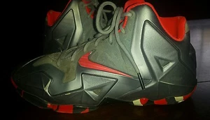 nike lebron james shoes Y 7 silver gray /neon pink - Picture 1 of 6