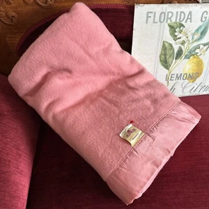 Seltene Harmony House Launderite Waschbare Wollmischung Rosa Decke 80x94 Neu - Bild 1 von 5