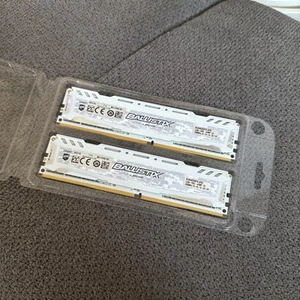 2 x Crucial Ballistix Sport 4GB weiß DDR4-2400MHZ 16-16-16-39 1.2V BLS4G4D240FSC - Bild 1 von 2