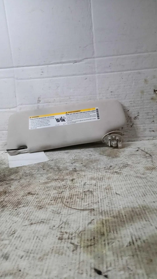 2018 Chevrolet Cruze Silver Sun Visor OEM Used 636858 112K Mileage - Изображение 1 из 4