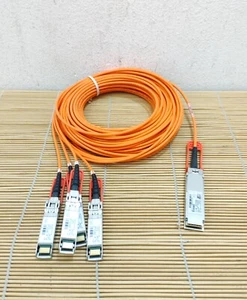Cisco QSFP-4X10G-AOC10M Cisco 40GBase-AOC QSFP to 4 SFP+ Active Cable 10m - Bild 1 von 1