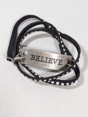 Brazalete envolvente Believe Inspirational ID tono plata negro con cordón 22 pulgadas Foto 1 de 4