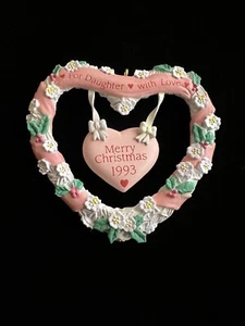 Carlton Cards Cimelio "Un GETTONE D'AMORE" Ornamento per Figlia Con Amore 1993 - Foto 1 di 3