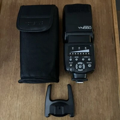 Yongnuo Speedlite YN-560 Shoe Mount Flash for Canon - Image 1 of 3