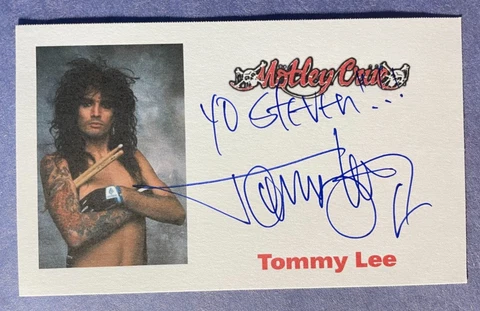 SIGNED TOMMY LEE 3"X5" INDEX CARD - MOTLEY CRUE Cover