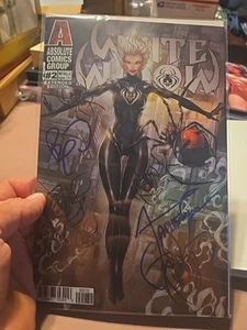 White Widow #2 Metallic ink cover Extended Edition Double signed Trade cover - Picture 1 of 9