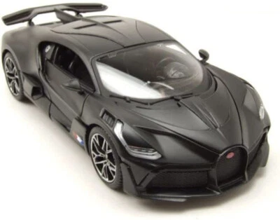 Maisto 31526M - Model Car - Bugatti Divo (Matte Black, Scale 1:24) Model - Image 1 of 4