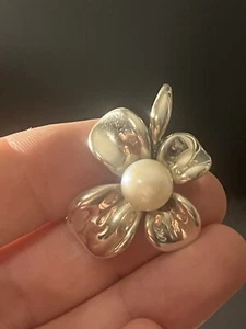 Ann King 925 Designer Sterling Silver Cultured Pearl Flower Clip on Pendant - Picture 1 of 15