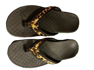 Vionic 9Orthaheel Tide II Animal Print Patent Leather Flip Flops Thong Sandals - Picture 1 of 10