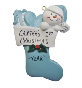 Hombre de nieve personalizado en medias adorno de primera Navidad para niño/niña - Imagen 1 de 3