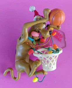 Vintage Scooby Doo Christmas Ornament Cartoon Basketball Slam Dunk 1999 - Picture 1 of 5