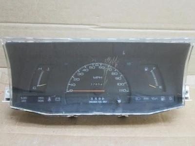 Cuadro de instrumentos velocímetro camioneta Isuzu 91 92 276 k millas 8970143650 Foto 1 de 4