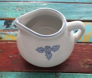 Brocca vintage Pfaltzgraff Yorktowne Gravy salsa barca blu 414 anni gres  - Foto 1 di 10