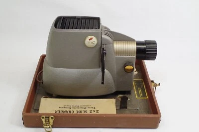 TDC Bell & Howell Streamliner 300 Duo Projector with Trionar Lens - Image 1 of 2