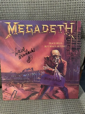 Megadeth  Signed Autographed LP Vinyl Rare Vinyl Metal Dave Mustaine ￼ Cover