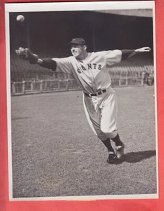 1933   NEW YORK GIANTS   6 X 8   GLOSSY   TYPE 1     LEFTY O'DOUL    HOF - Picture 1 of 2