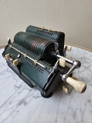 Ancienne machine à calculer SCHUBERT Made In Germany Vintage - Photo 1/4