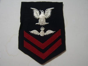 AVIATION ORDNANCEMAN SECOND CLASS RATING BADGE - E5 WOOL WW2 STYLE #2 :KY20-2 - Foto 1 di 1