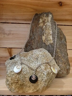 Collar asiático madreperla y ónix negro gota 18 pulgadas Foto 1 de 4