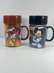 Disneyland Resort Paris Kunststoff Reisebecher/Becher mit Deckel Disneyland Resort Paris - Bild 1 von 8