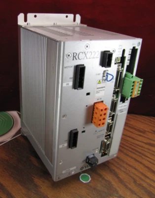 Yamaha, Controlador Servo/Robot Multi Eje, 200-230 VAC 12A, 2 Ejes, RCX222 Foto 1 de 4