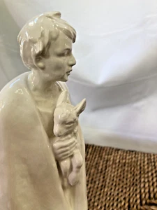 Vintage Goebel Stylized Bee White Glazed Shepherd Boy Lamb Nativity - Picture 1 of 9