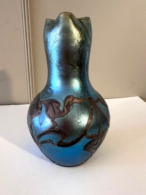 Jarrón iridiscente art nouveau con superposición plateada ombre (azul-oro) pellizco superior LOETZ? Foto 1 de 4