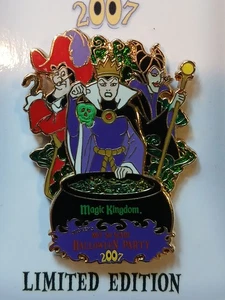 DISNEY PIN LE MALEFICENT HOOK EVIL QUEEN NOT SO SCARY MNSSHP HALLOWEEN PARTY - Picture 1 of 8