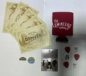 THE LUMINEERS pin tarjetas cubierta botella púas de guitarra 17 artículos NUEVO,. OFICIAL - Imagen 1 de 12