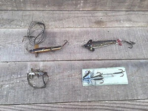 Vintage 4 Fishing Lures, Minnows Vintage Angling Lures - Picture 1 of 5