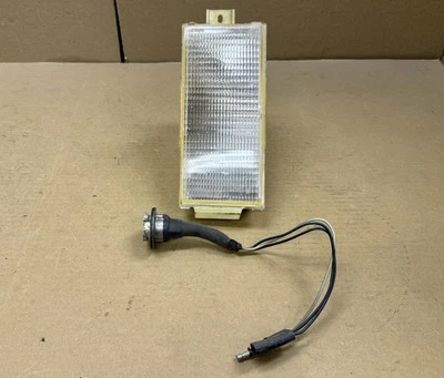 1980 Chrysler Cordoba Turn Signal Light Parking Lamp Assembly RH - Image 1 of 4