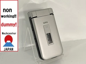 【Factice !】 TOSHIBA W51T (couleur argent) au-japon téléphone portable qui ne fonctionne pas - Photo 1 sur 3