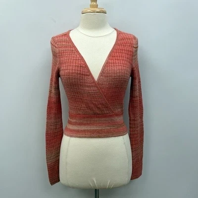 Suéter Pullover American Eagle Ombre Tejido Acanalado Sobrepelliz Cuello en V Imitación Envoltura Rosa Foto 1 de 4