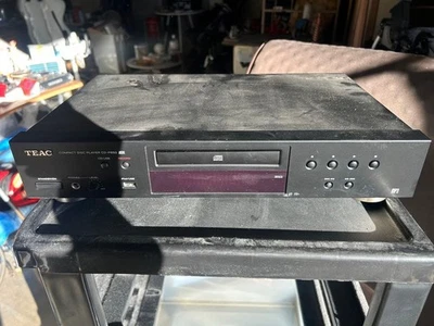 TEAC CD-P650 Reproductor de Disco Compacto Negro Control Simple Usado - Imagen 1 de 2