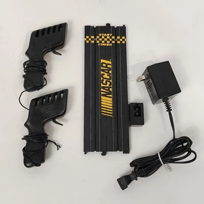 Controladores de coche ranura Life Like Nascar pista, controladores - LEER - Adaptador de corriente Foto 1 de 4