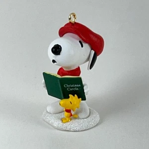 Mini Peanuts Hallmark Ornament - 2016 Winterspaß mit Snoopy #19 Caroling OHNE BOX - Bild 1 von 8