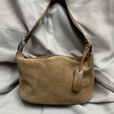 Cartera de mano Express de gamuza tostada con herrajes en tono plateado Foto 1 de 4